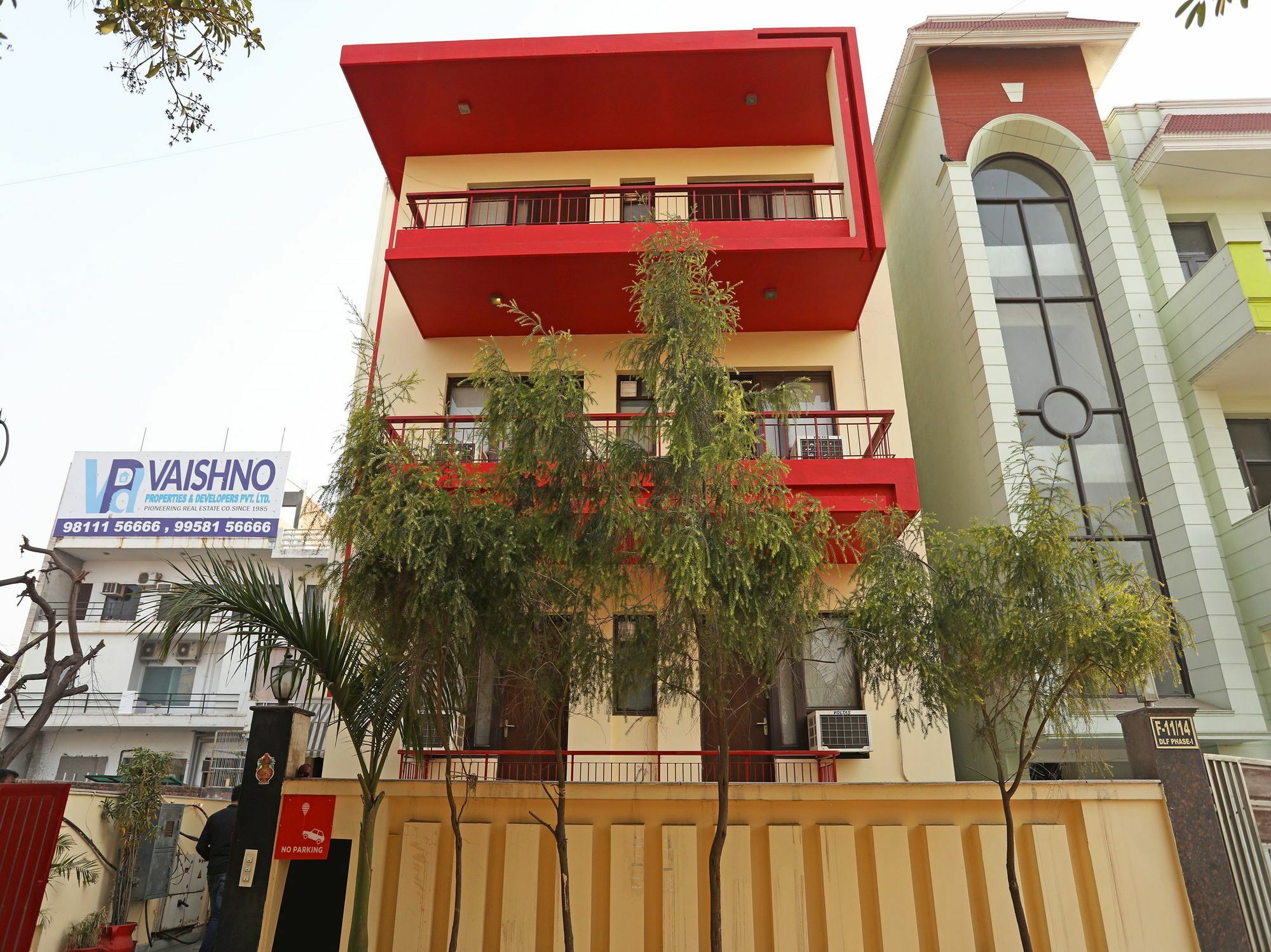 Collection O Royal Suits Hotel Gurgaon Exterior photo