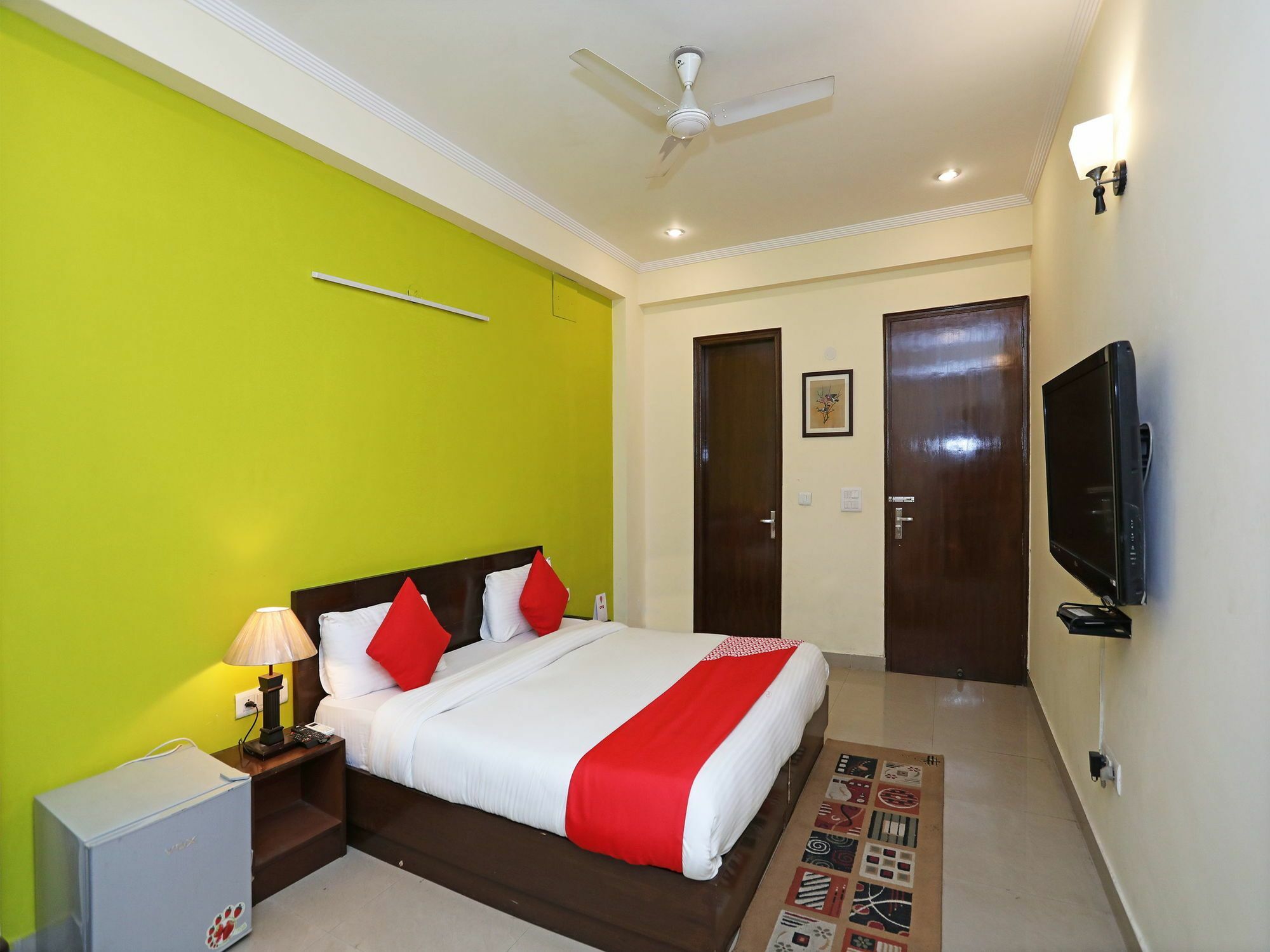 Collection O Royal Suits Hotel Gurgaon Exterior photo