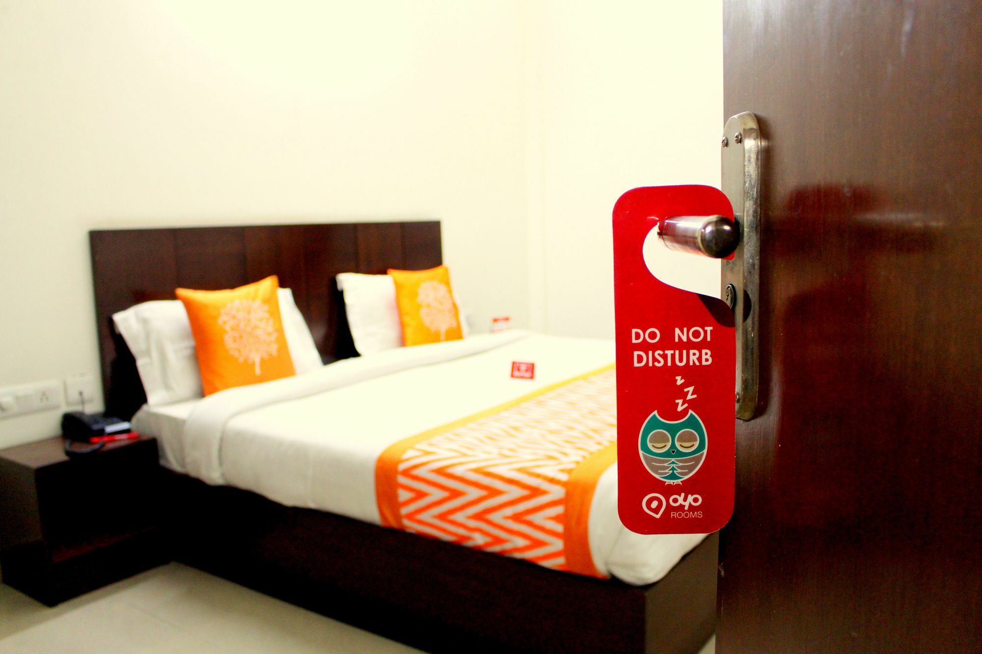 Collection O Royal Suits Hotel Gurgaon Exterior photo